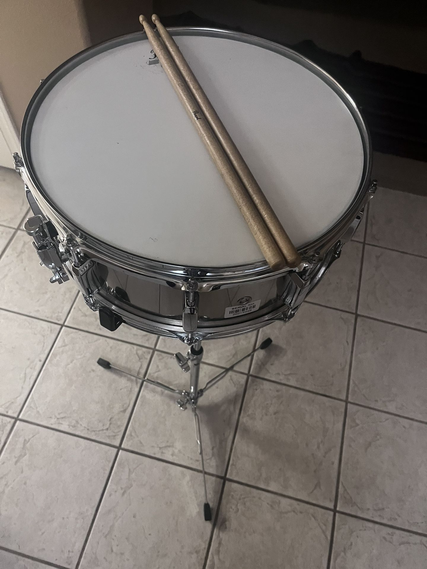 Pearl Snare Drum Set (Including 2 Music Books)
