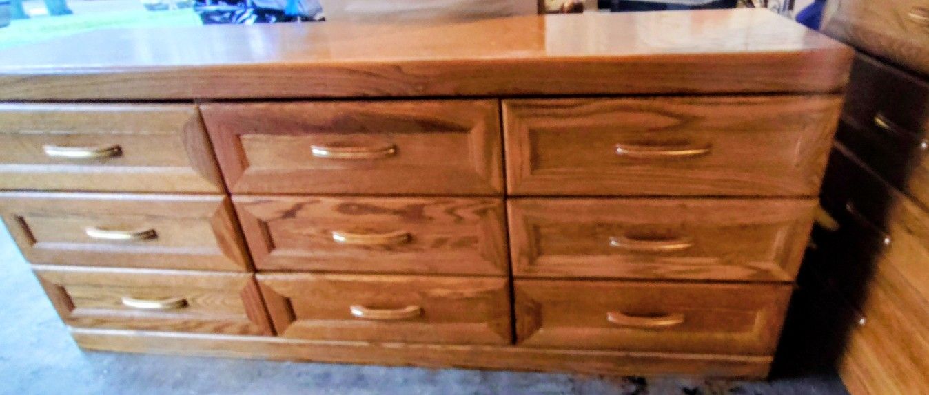 9-drawer Oak Dresser
