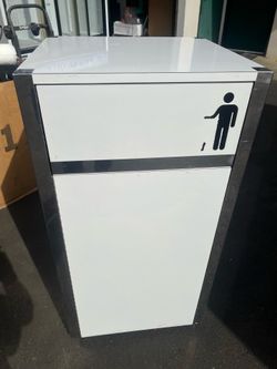 Dining area Waste Container with swinging door, Nice