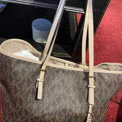 Mk Monogram large Tote