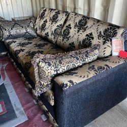 Sofá Liquidation Sale Going On Now!!