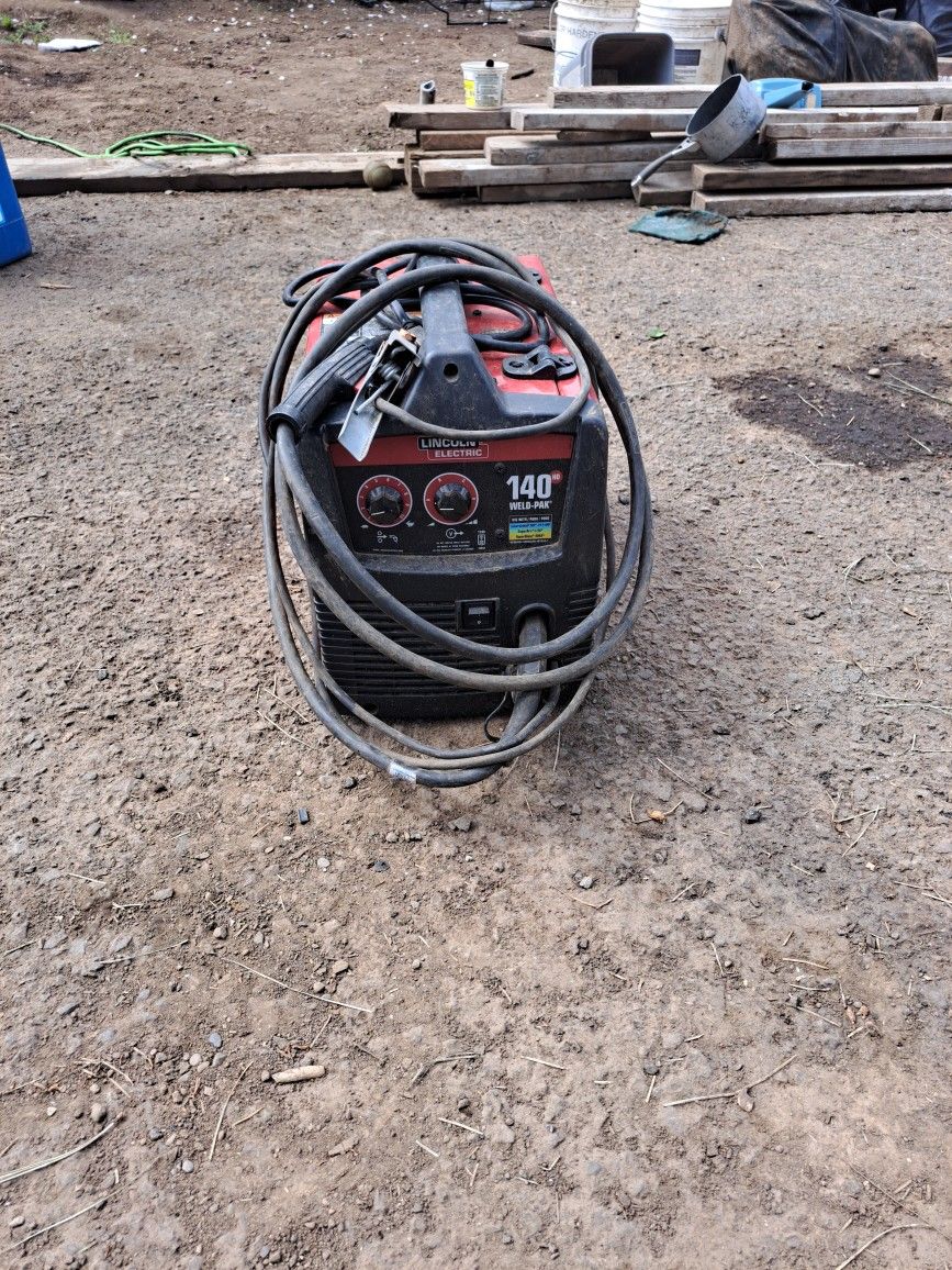 Lincoln ELECTRIC  Welder  140 Hd