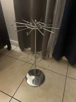 Rotating Jewelry Holder