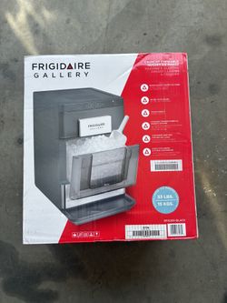 33 Lb Countertop Nugget Ice Maker, Touch Controls FRIGIDAIRE GALLERY