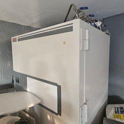 Professional plant extracting equipment - Chest freezer and ethanol extractor