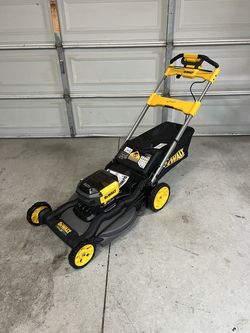 New DEWALT FLEXVOLT 2x60V MAX 21" Cordless Self Propelled Lawn Mower (Battery Not Included)