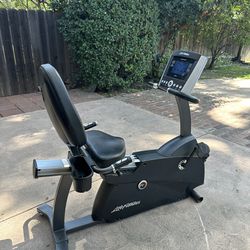 LifeFitness R3 Stationary Bike