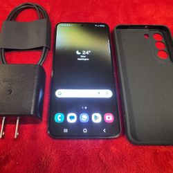 Samsung Galaxy S22, Unlocked, 128GB Storage, Snapdragon 8 Gen 1, 8GB RAM, 6.1" OLED, 120Hz Refresh, Equal to iPhone 13