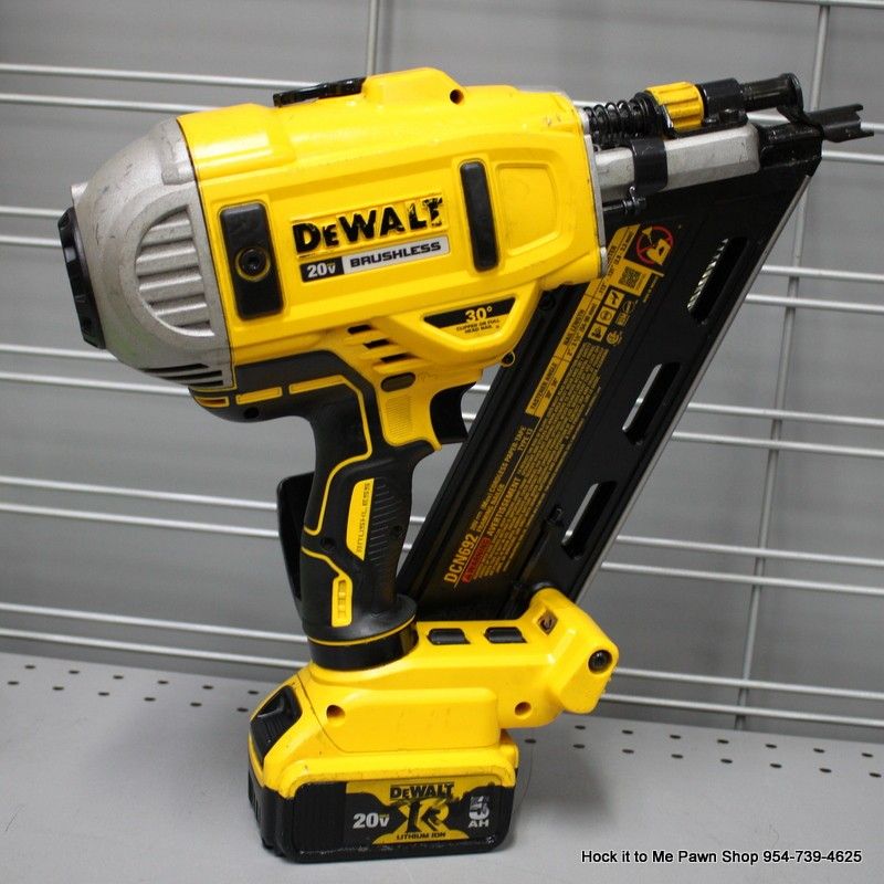 DeWalt DCN692 20-Volt MAX Cordless Brushless Nailer