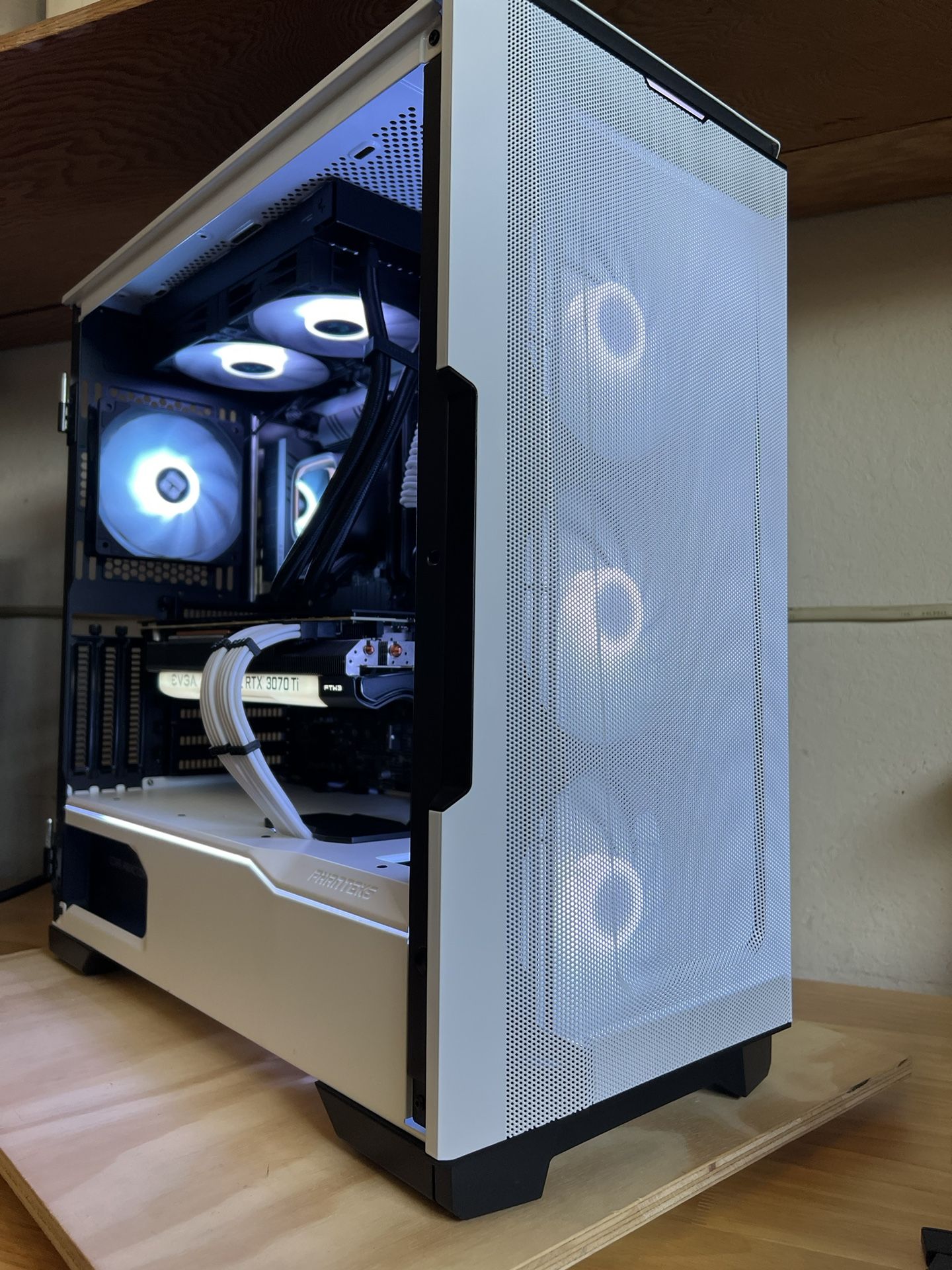 Powerhouse Gaming PC: RTX 3070 Ti - i7-11700k - 32GB Ram - 2TB M.2 Storage