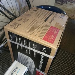 Brand New LG AC In The Box