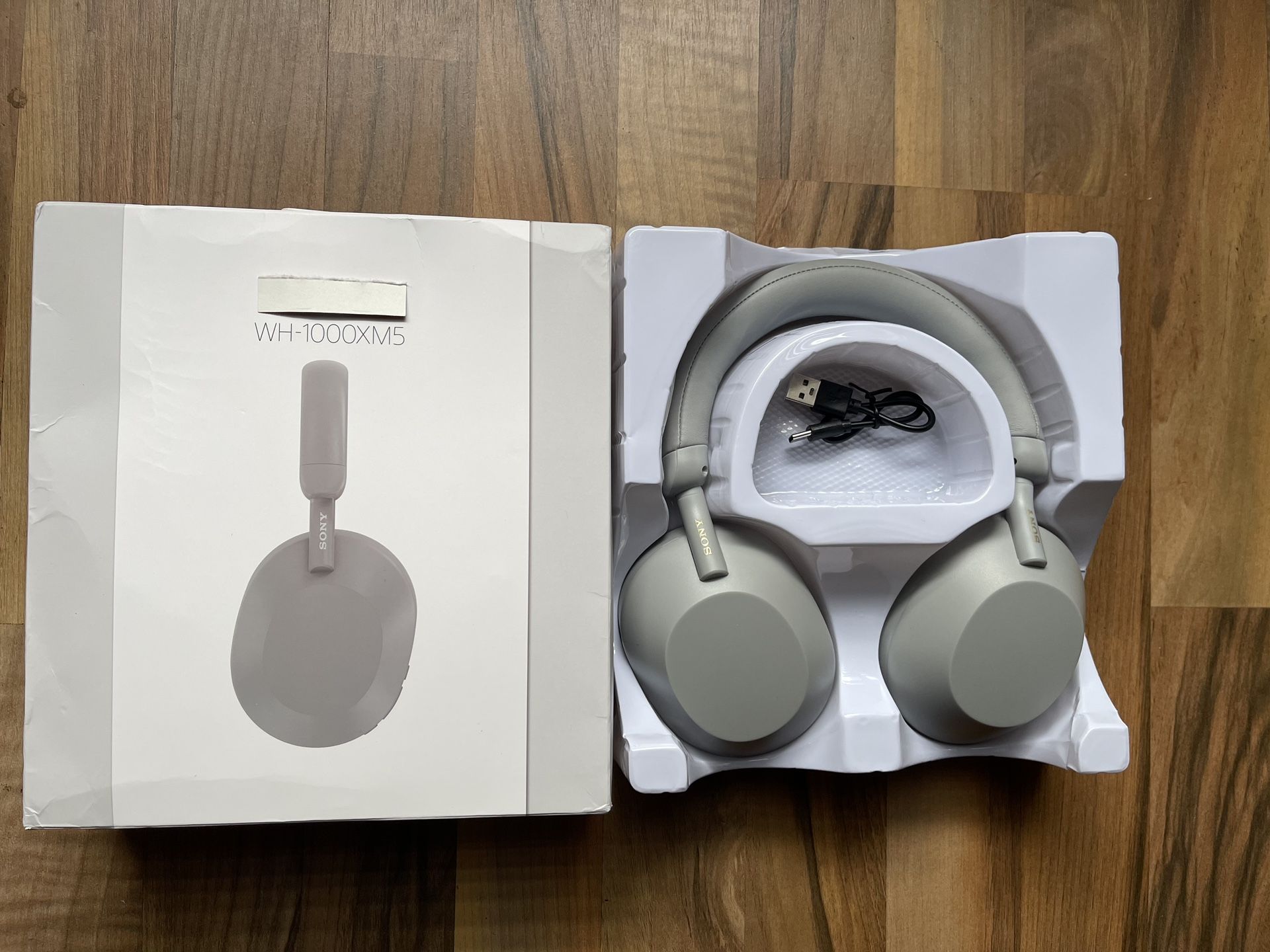 Bluetooth Wireless Headset Headphone Sony Looks Alike Not Original