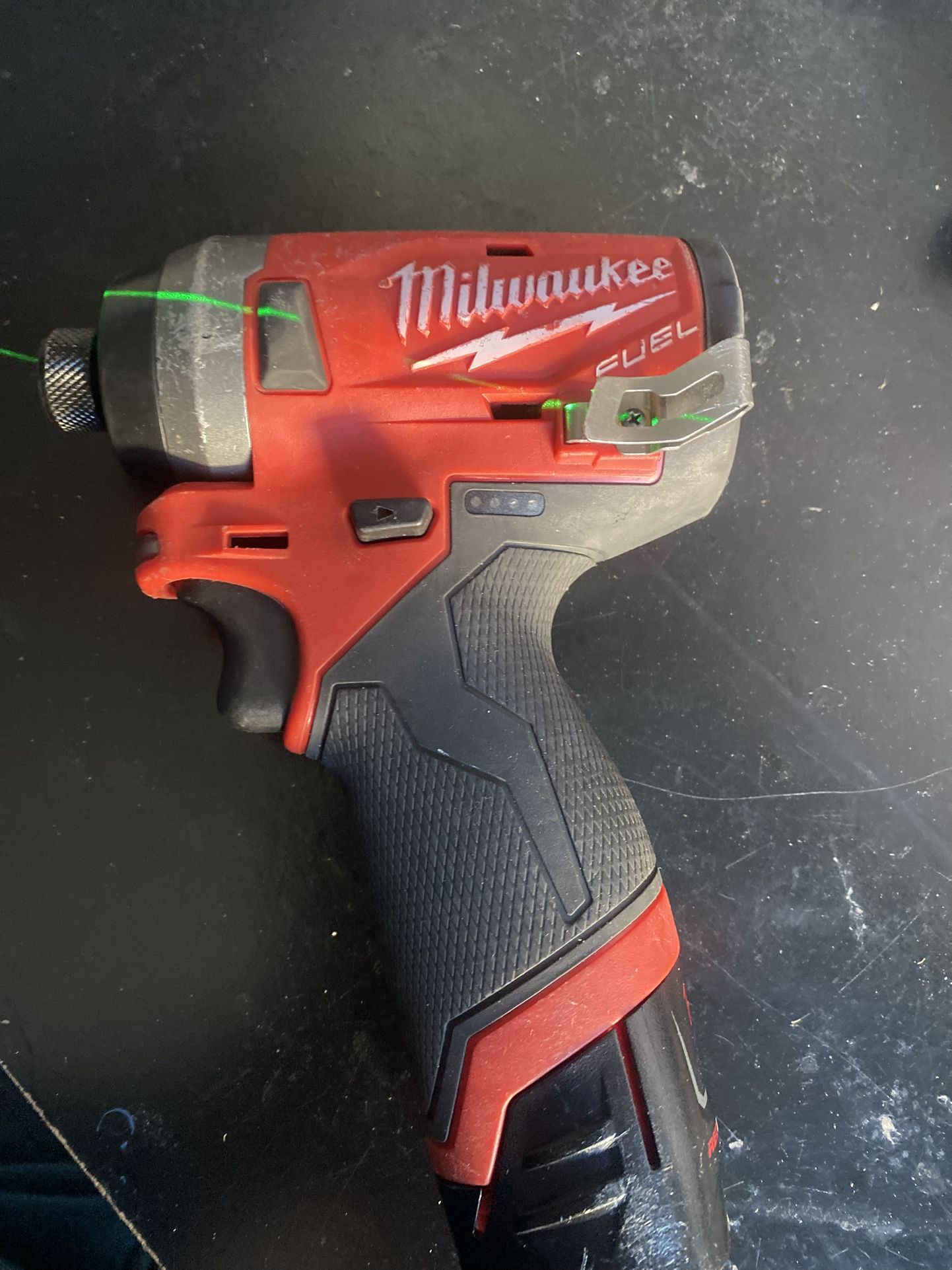 Milwaukee M12 1/4” Impact Driver w/ 1.5 Ah Battery 