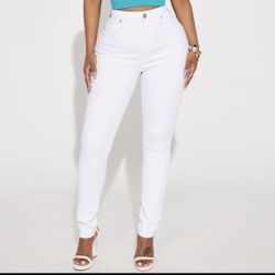 Fashion Nova White Jeans Size 5 