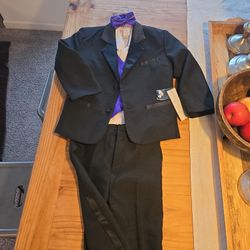 Boys Tuxedo Size 5