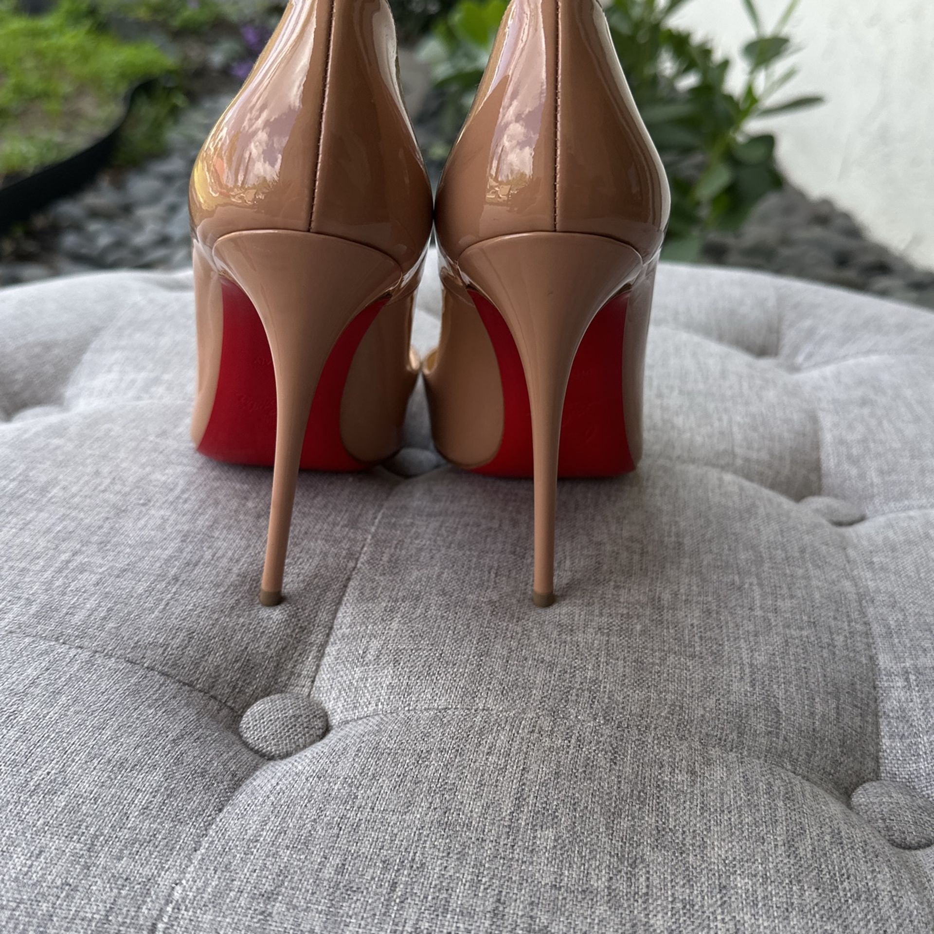 Beige 37.5 Christian Louboutin Patent Pump Heels