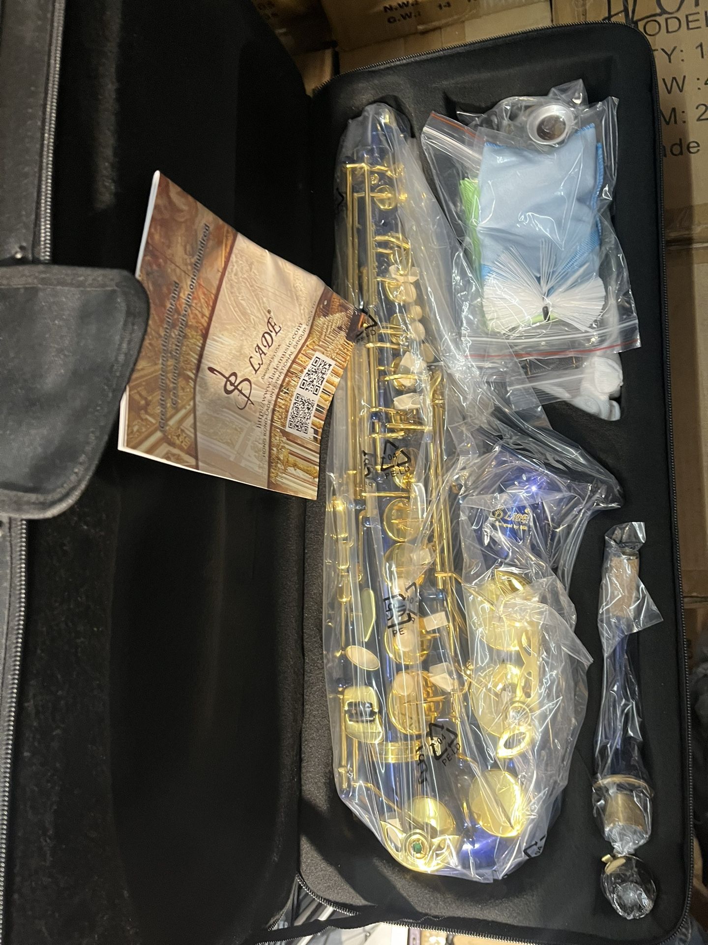 Saxophone π· Alto Adult Size