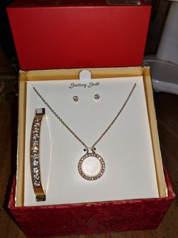 Gallery Gold Bracelet Necklace Earrings set. Open box but never worn.