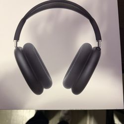 New Apple AirPods Max with Case – Never Used
