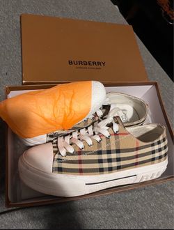 Burberry Shoes !