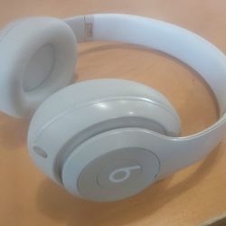 DRE BEATS STUDIO PRO 3 WIRELESS BLUETOOTH Headphones