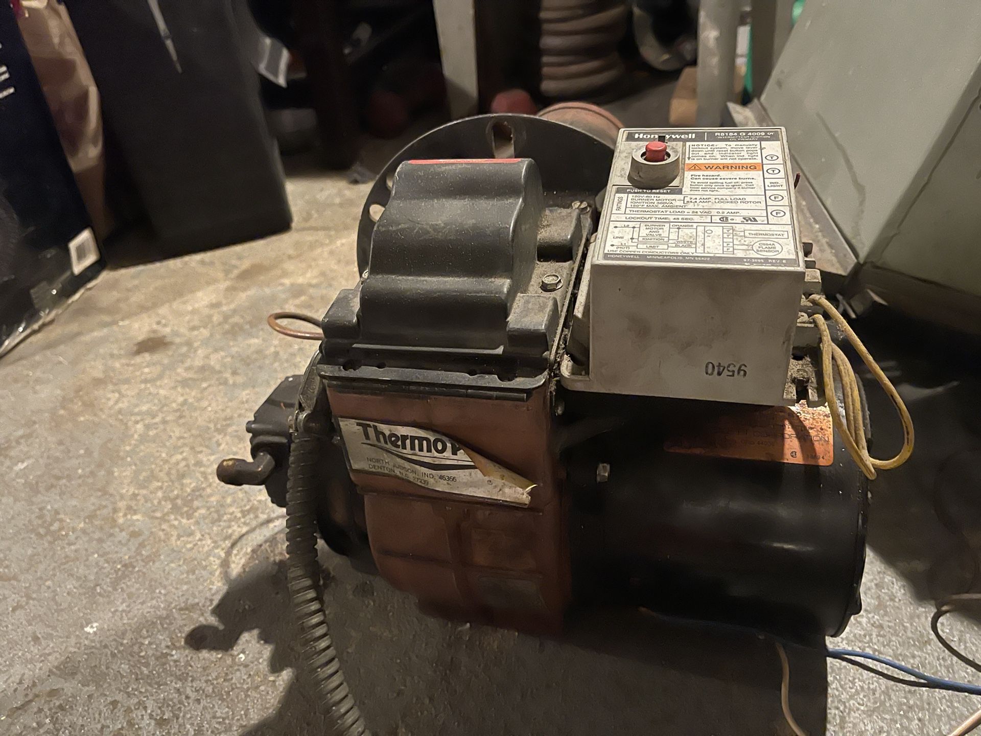 Honeywell R8184G 4009 oil burner control