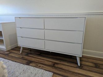 New 58’ Mcm dresser / free delivery