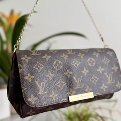 Louis Vutton Monogram Canvas Favorite MM Bag With Shoulder Strap