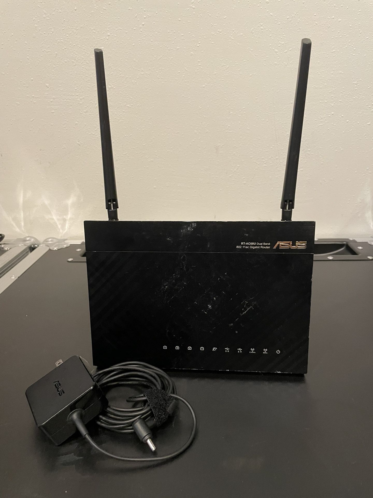 Asus RT-AC68U Router 