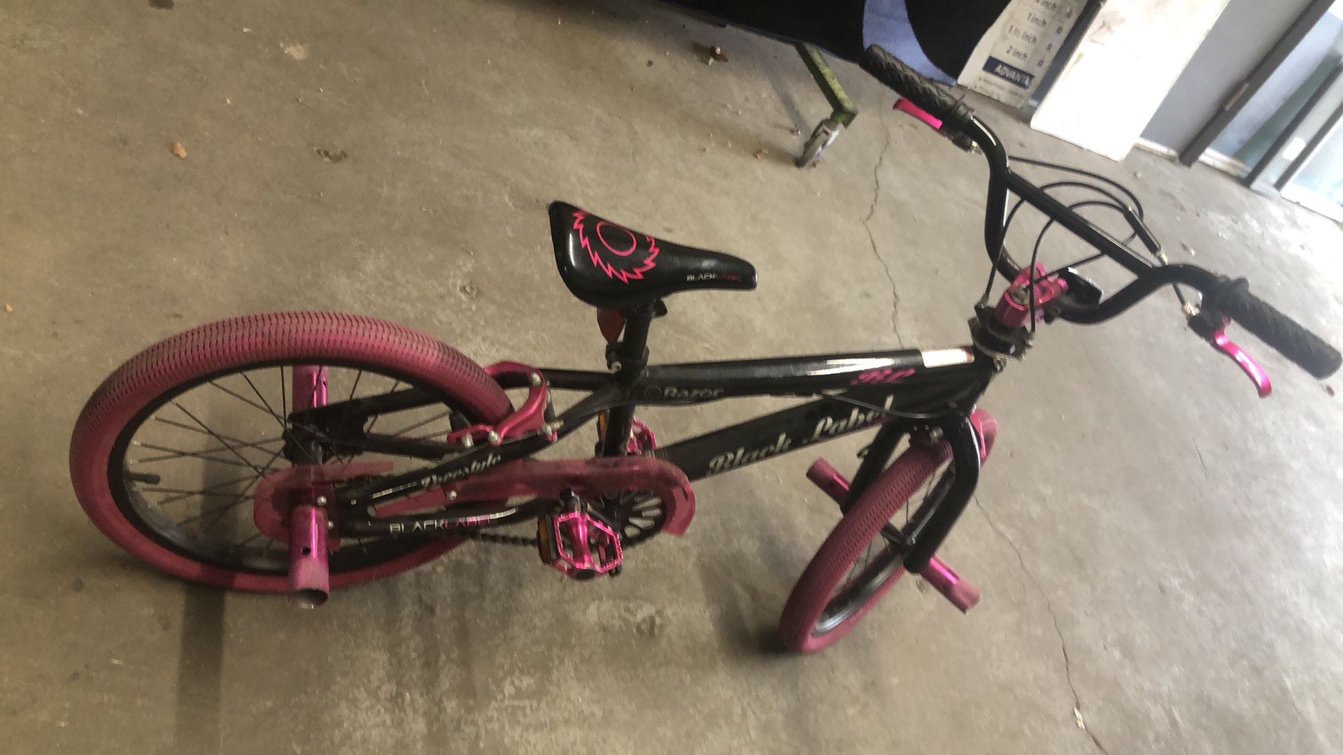 Razor 18 inch bike almost brand new