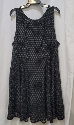 Sleeveless Hexagon Summer Dress