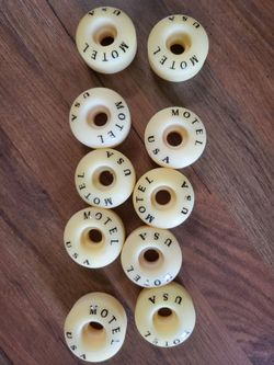 Motel USA Skateboard Wheels Set