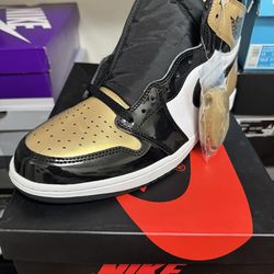 Gold toe (size 11.5)