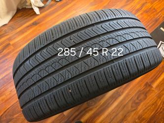 285 / 45 R 22 (1) TIRE PIRELLI