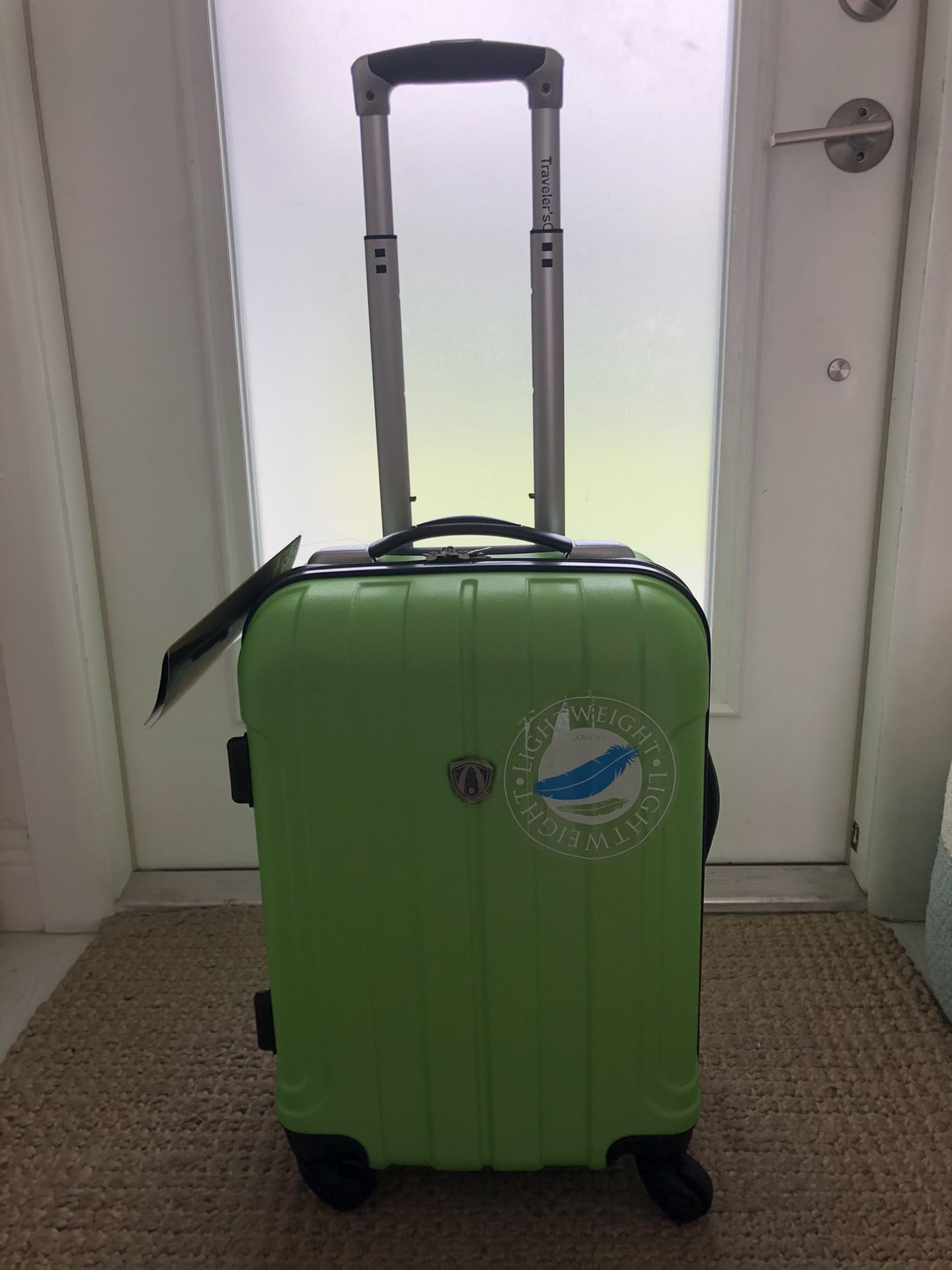 Carry-on lightweight spinner suitcase