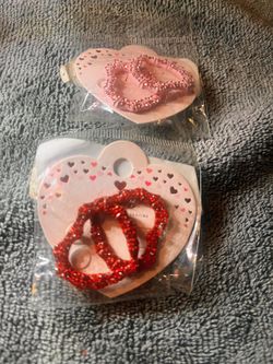 2 pair of Fashion Jewelry earrings 1 Red 1 PINK hearts