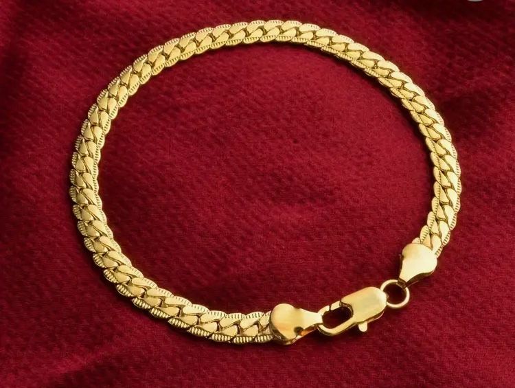 1 Pc 18K Gold plated Bracelet – Elegant Luxury Jewelry for Men or Women