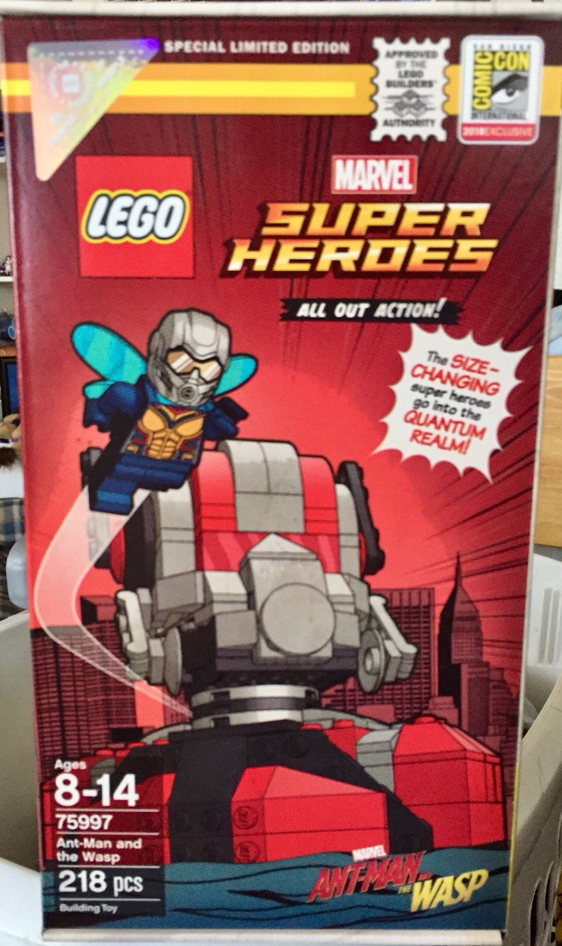 LEGO SDCC ANT-MAN & WASP SET.