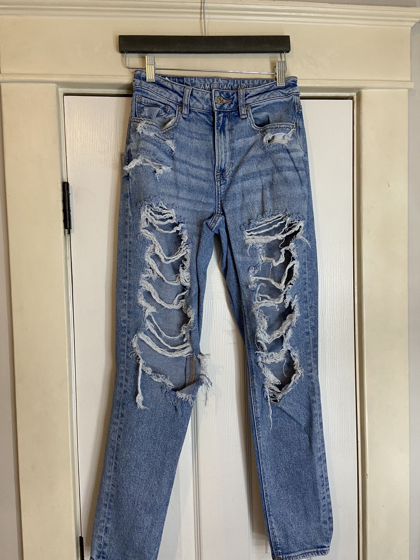 American Eagle woman’s stretch mom jean 