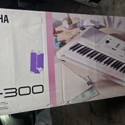 Yamaha EZ-300 Digital keyboard 