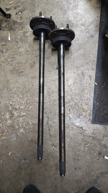 95-04 Ford Mustang 28 Spline Axle Pair