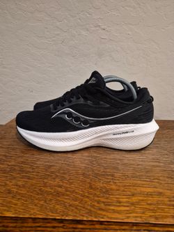 Saucony Triumph 21 Athletic Running Shoes 
Women's Size US 9.5