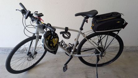 REDUCED PRICE!! Giant escape 2 hybrid bike + essential gear included!