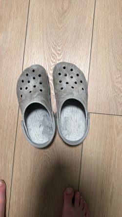 Crocs size 7-9