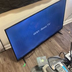TV 25x44 Roku Enabled Onn (broken)