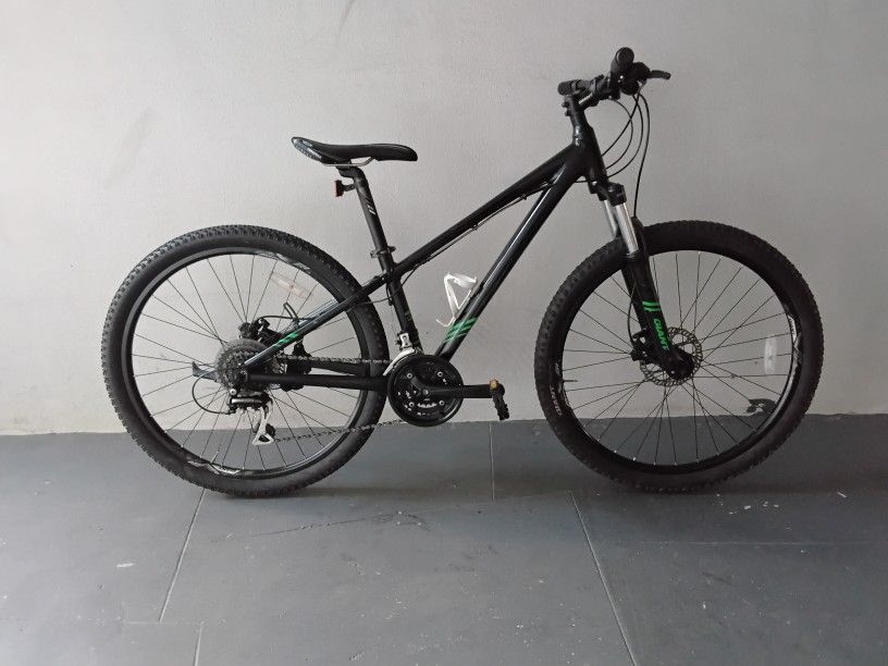 BICYCLE GIANT 24 SPEED SIZE 27,5 BRAND NEW