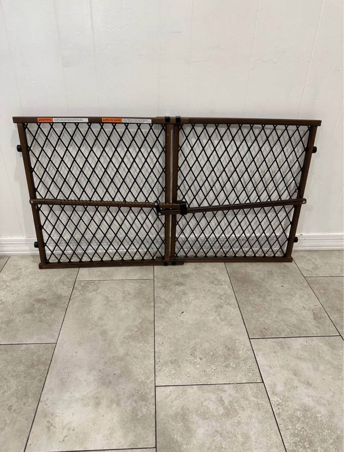 Wide Pet Gate / Baby Gate - Fits Openings 26” - 42”