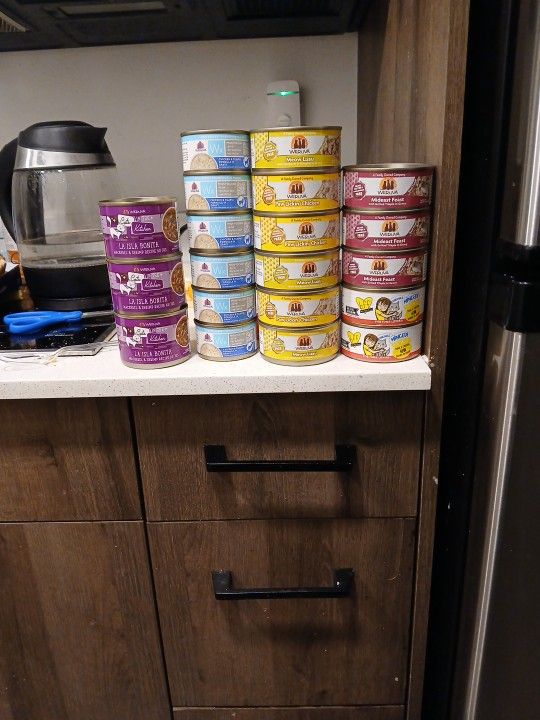 21 Cans Quality Cat Food For Your Fur Baby