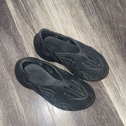 Foam runner size 12 youth