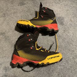 $125 La Sportiva Boots, Good Price Made In EU